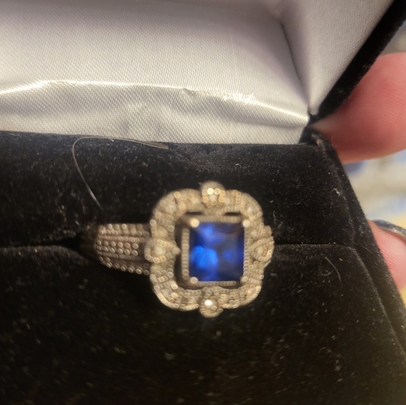 Ring - Picture 3 of 6